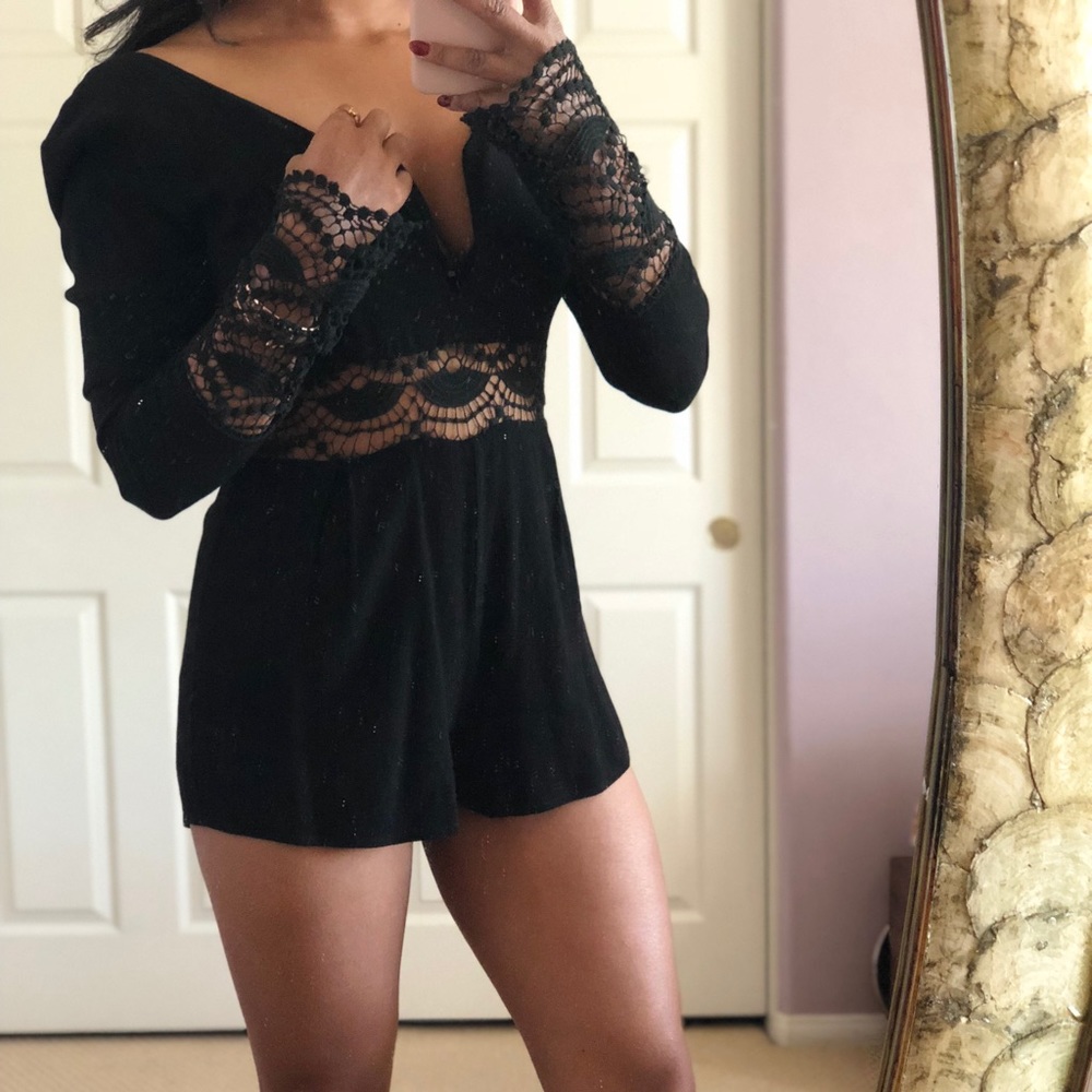 Black lace romper😏